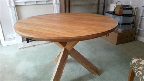 Trinity Natural Solid Oak Round Table With Crossed Legs And 4 X Dining
