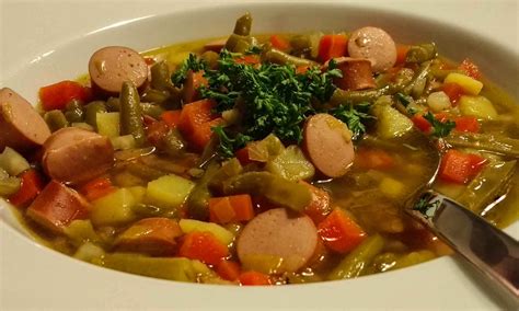 Grüne Bohnensuppe mit Würstchen 207 kcal Die A-Methode