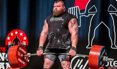 How Eddie Hall Trained To Pull The Monster 500kg World Record Deadlift