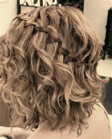 Adding light layers will prevent it from looking boxy and add more movement to. 25 Curly Perms for Short Hair | Short Hairstyles ...