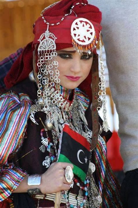 North Africa Libyan Girl In Traditional Dress Africa Afrika