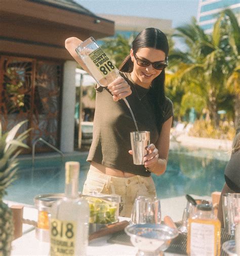 Kendall Jenners 818 Tequila Mixology Skills Impress No One In Miami