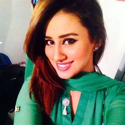 Madiha naqvi is a pakistani anchor and a newscaster who is currently a part of ary news and is one of the most loved anchors of pakistan. Madiha Naqvi Drama List, Height, Age, Family, Net Worth