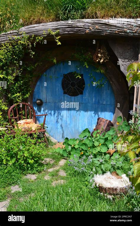 Hobbiton Movie Set And Hobbiton Homes In New Zealand Stock Photo Alamy