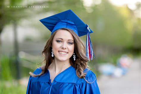 Are there cap and gown photos for senior boys? Graduation Pictures in the Woodlands - Cap and Gown ...