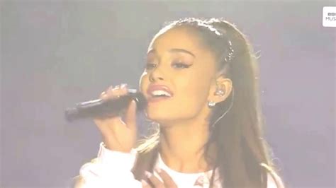 Ariana Grande Somewhere Over The Rainbow Cover Live In Manchester Youtube