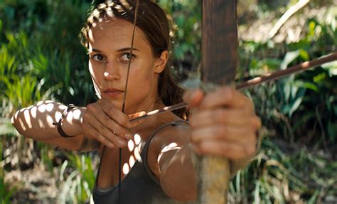 Review Tomb Raider 2018 Caseys Movie Mania Movie Reviews