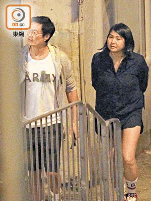 The site owner hides the web page description. 幫時裝店攞靈感 黃德斌孖女友午夜狂拍 - 東方日報