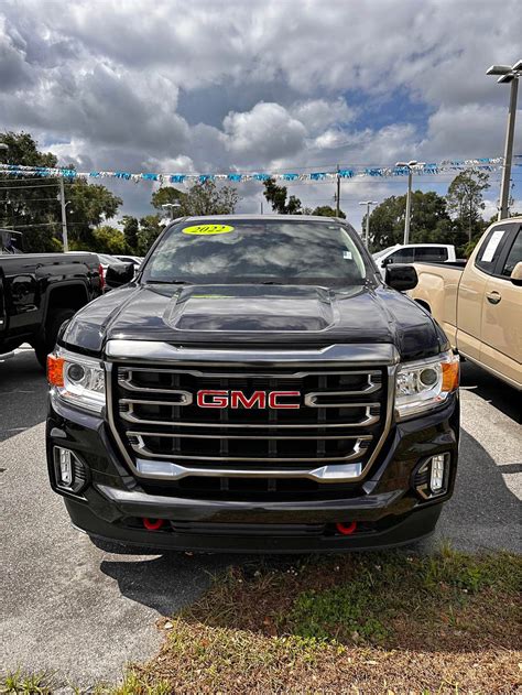 2022 GMC Canyon Crew Cab · AT4 Pickup 4D 5 ft - Cars & Trucks - White
