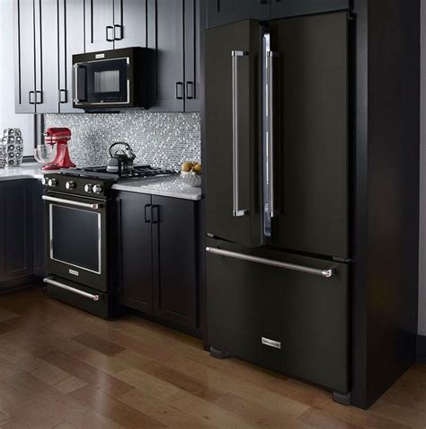 10 Kitchen Designs With Black Appliances