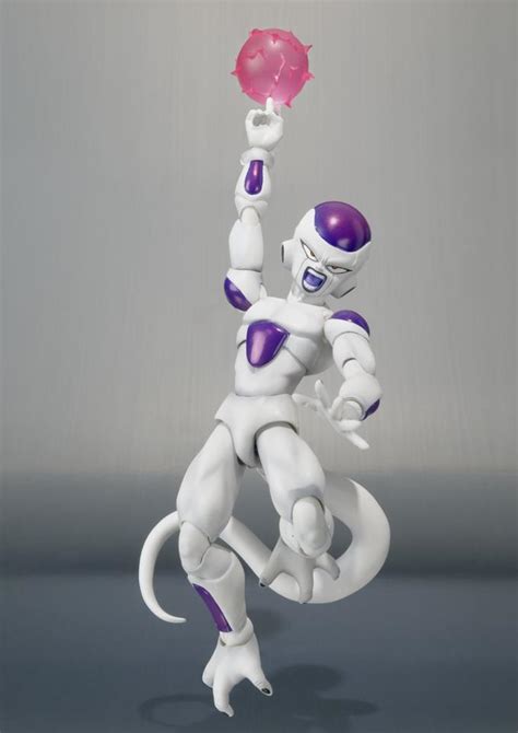 Drastically differing from his previous transformations, in his final form, frieza instead regresses, with his former form. SH Figuarts Dragon Ball Z Frieza Final Form - The Toyark - News