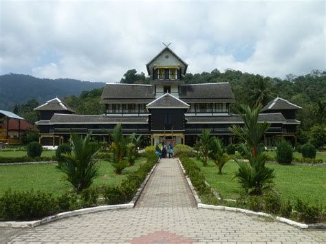 It is a timber palace constructed between 1902 to 1908. Historical Places : Negeri Sembilan