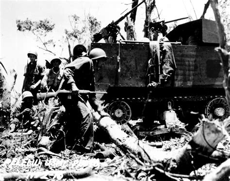 Photo Us Marines Fighting On Peleliu Palau Islands 1944 World War