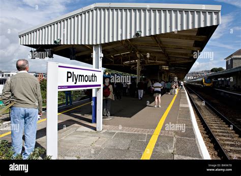 Plymouth Railway Station Plymouth Uk Stock Photo 33162612 Alamy