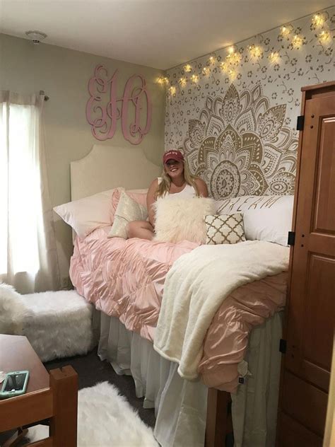Girl Decorating Ideas For Bedrooms Pretty In Pink Or Not Cool Dorm