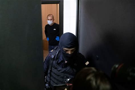 Moscow Court Mulls House Arrest For Navalny S Allies