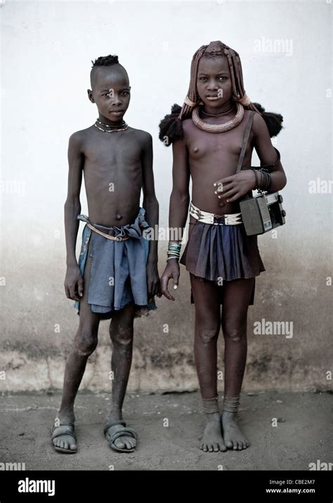Kinder Des Himba Stammes Fotos Und Bildmaterial In Hoher Aufl Sung Seite Alamy