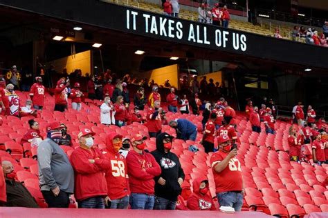 Chiefs Beat Texans 34 20 In Nfl Opening Game The New York Times