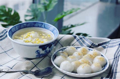 Vietnamese Glutinous Rice Ball Recipe How To Make Banh Troi Nuoc