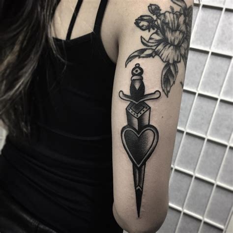 obrigada fernanda 🖤 agendamentos orçamentos e dúvidas lisandra siqueira tattoos and