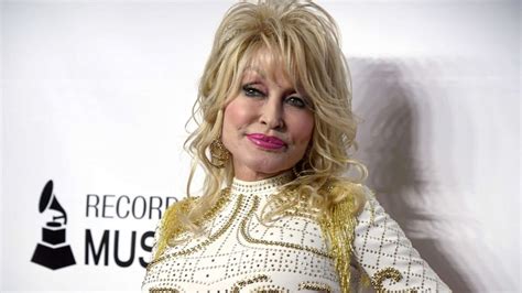 dolly parton explains why she sleeps with her makeup on abc news