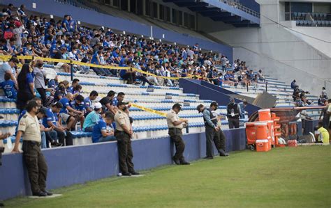 Zonas Acordonadas Cercanas Al Rea T Cnica En El Estadio Capwell Para Partido Emelec Palmeiras
