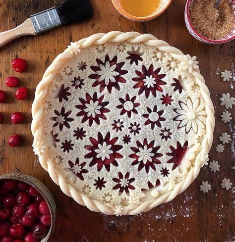 Creative Baker Designs Incredible Pies For Thanksgiving