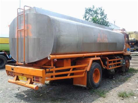 Tangki air tentunya digunakan untuk menampung air. Dijual truk tangki stainless steel 16000 liter Merk ...