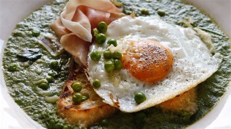 Combining not two, but three types of eggs with the chicken stock for that umami taste, you have a dish with bombastic flavors. Leek, pea and spinach soup with fried egg and ham | Spinach soup, Fried egg, Leeks