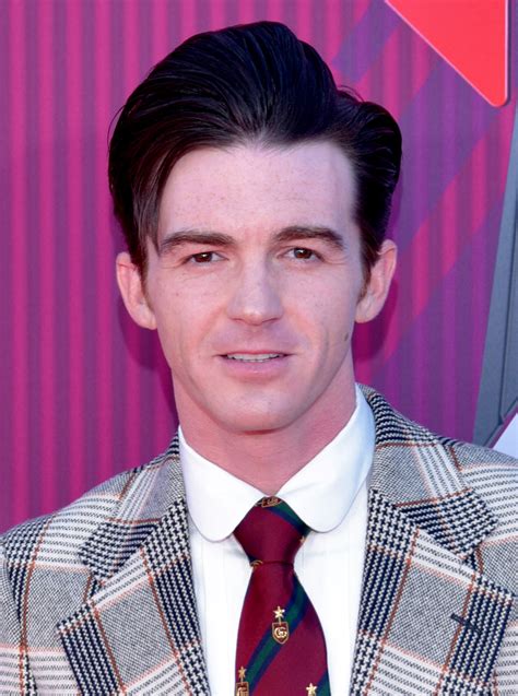 He is one of the most popular and famous star of nickelodeon who has won the nickelodeon kids choice awards nine times in his career. Drake Bell - Wikipedia