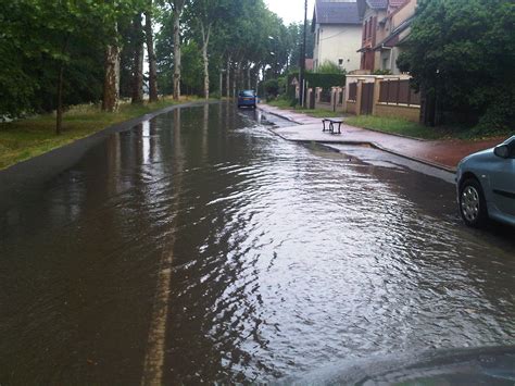 Les ravages de l inondation. Orages et Inondations | monSaclay.fr