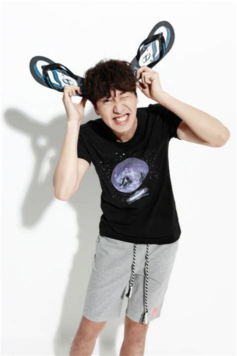 Actor lee kwang soo made up the variety rookies trio alongside former members song joong ki and kang gary due to their lack of prior variety experience before running man. Lee Kwang Soo | Kwang soo, Running man korean, Running man ...