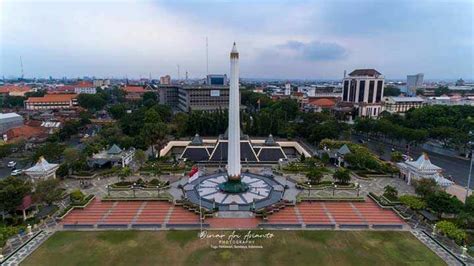 Monumen Tugu Pahlawan Dan Museum Sepuluh Nopember Surabaya