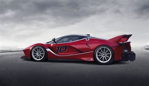 Ferrari Laferrari Fxx K Revealed Insane 1050hp Hybrid Hypercar