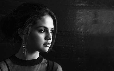 Download Wallpapers 4k Selena Gomez Monochrome Photoshoot Portrait