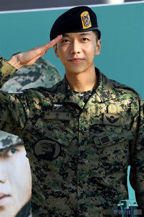 Discover more posts about 이승기. 전역 이승기 군생활 즐겁고 감사…최악 아닌 최고의 시간 | 한경 ...