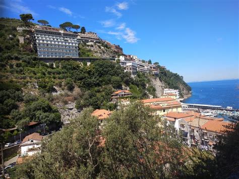Όταν ξεκίνησε η οικονομική συνεργασία μεταξύ ευρωπαϊκών χωρών το 1951, οι μόνες χώρες που συμμετείχαν ήταν το βέλγιο, η γαλλία, η γερμανία, η ιταλία, το λουξεμβούργο και οι κάτω χώρες. Φωτογραφίες από το Σορέντο, Ποζιτάνο και Αμάλφι - My Trips ...