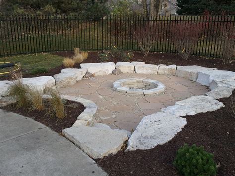 A Recessed Stone Fire Pit Is A Fun Way To Customize Your Backyard Area This Fire Pit Also Has
