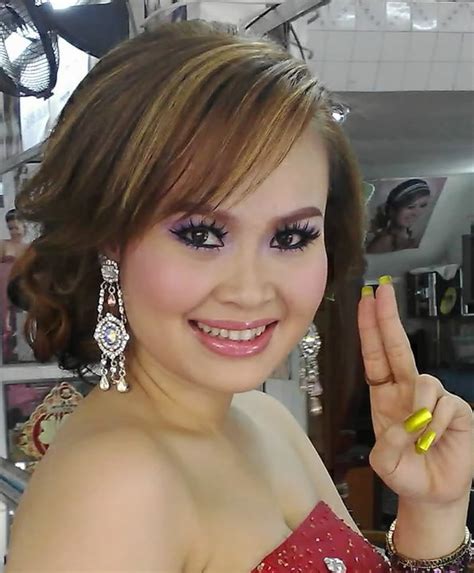 1 khmer stars khmer singers khmmer karaoke lay leakhena became fashion shop owner