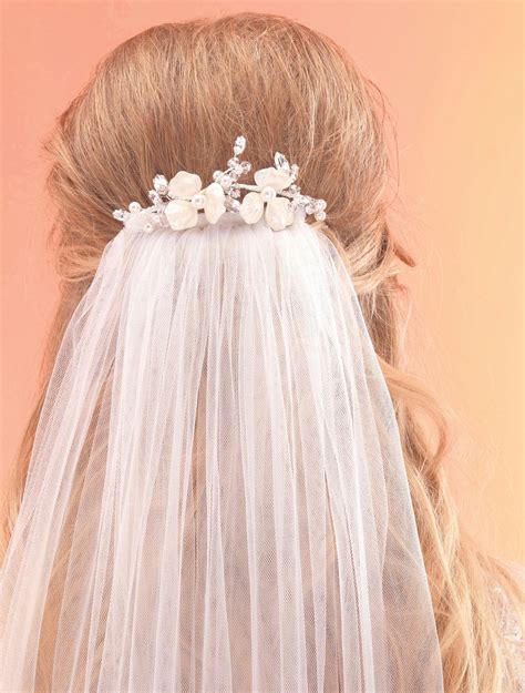 beautiful wedding veil arrangement with lovely bridal hair comb attached… bridal hair combs