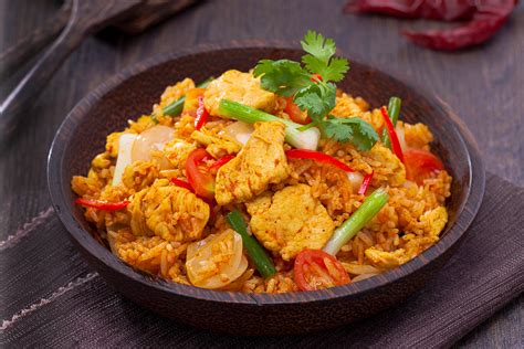 Yellow Curry Fried Rice With Chicken Kao Pad Gaeng Garee Gai Asian