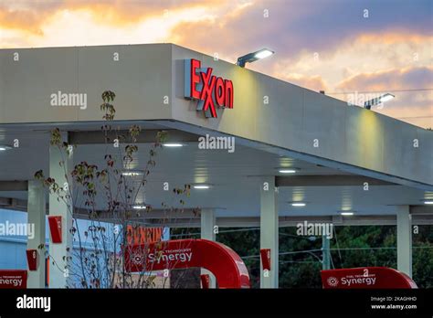 Exxon gas station at dusk in Lilburn, Georgia. (USA Stock Photo - Alamy