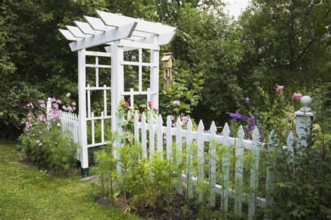 How To Give Your Cottage Garden The Wow Factor All Year Round White