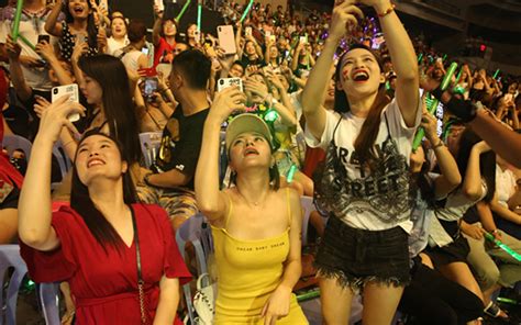 Chinas Pop Idol Worship Hits Fresh Highs Among New Generation