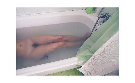 Fondos de pantalla blanco piernas verde Sony bañera ducha piel