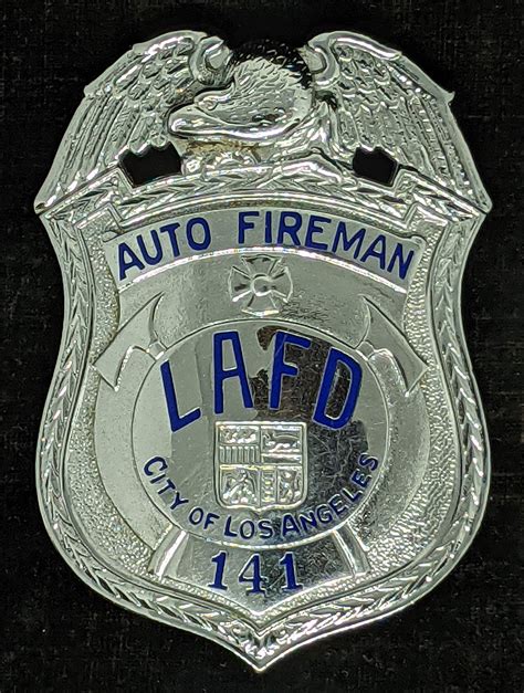Nice 1940s Los Angeles Fire Dept Auto Fireman Badge 141 Flying Tiger