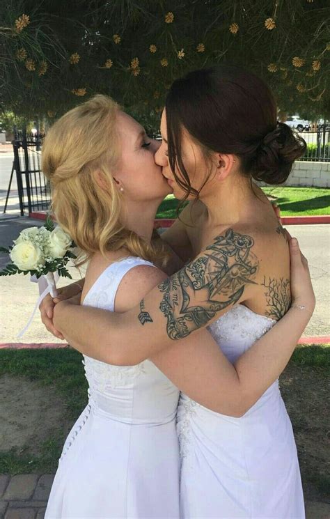 Cute Lesbian Couples Lesbian Love Lesbians Kissing Lgbtq Lesbian