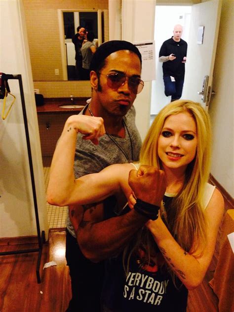 Avril Lavigne Flexing Biceps Avril Lavigne Flexing Bic Flickr