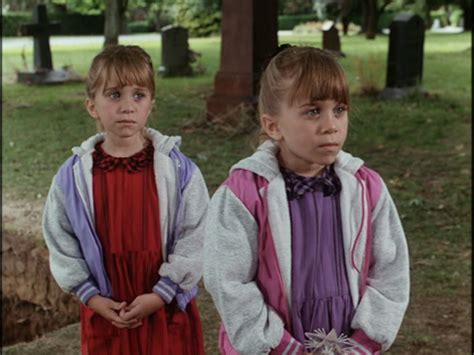 On halloween night, two precocious little girls try to save their parents from their nasty old capitalist aunt's greedy clutches. Double,Double,Toil and Trouble | Mary kate olsen, Mary ...