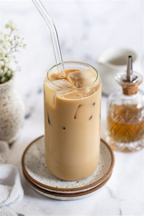 How To Make An Iced Vanilla Latte 5 Minutes Fork In The Kitchen